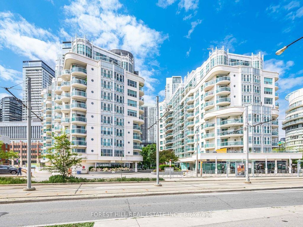 Photo of 600 Queens Quay W #606, Toronto, ON M5V 3M3 (MLS # C12872494)