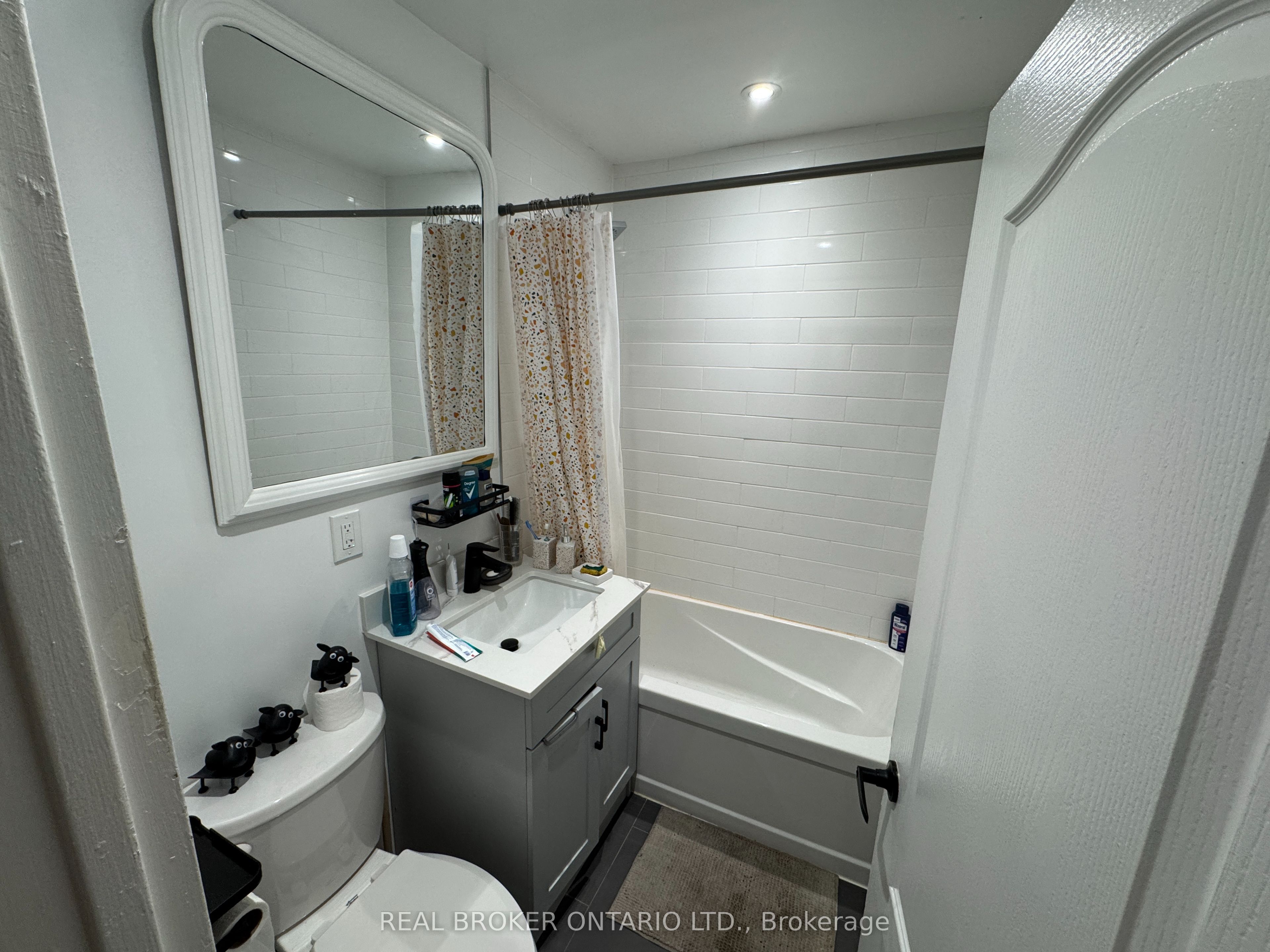 50 Benson Avenue 2B