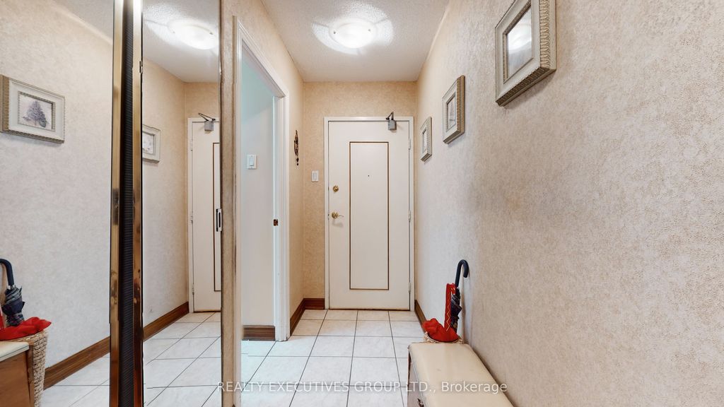 Photo of 8111 Yonge Street #1403, Markham, ON L3T 4V9 (MLS # N12772370)