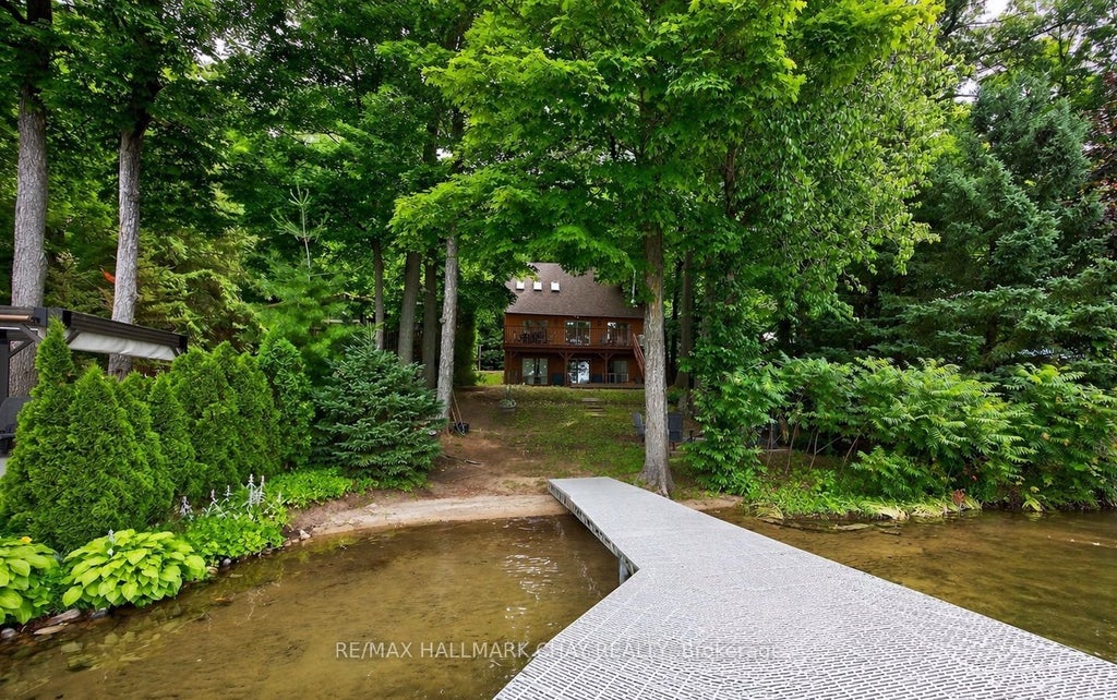 Photo of 176 Farlain Lake Road E, Tiny, ON L9M 0B5 (MLS # S13831908)