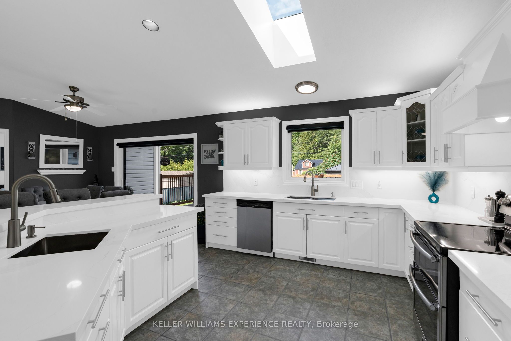 4 Downer Crescent
