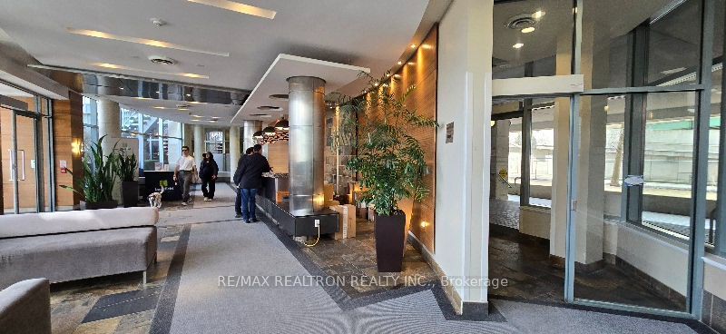 228 Queens Quay W 306