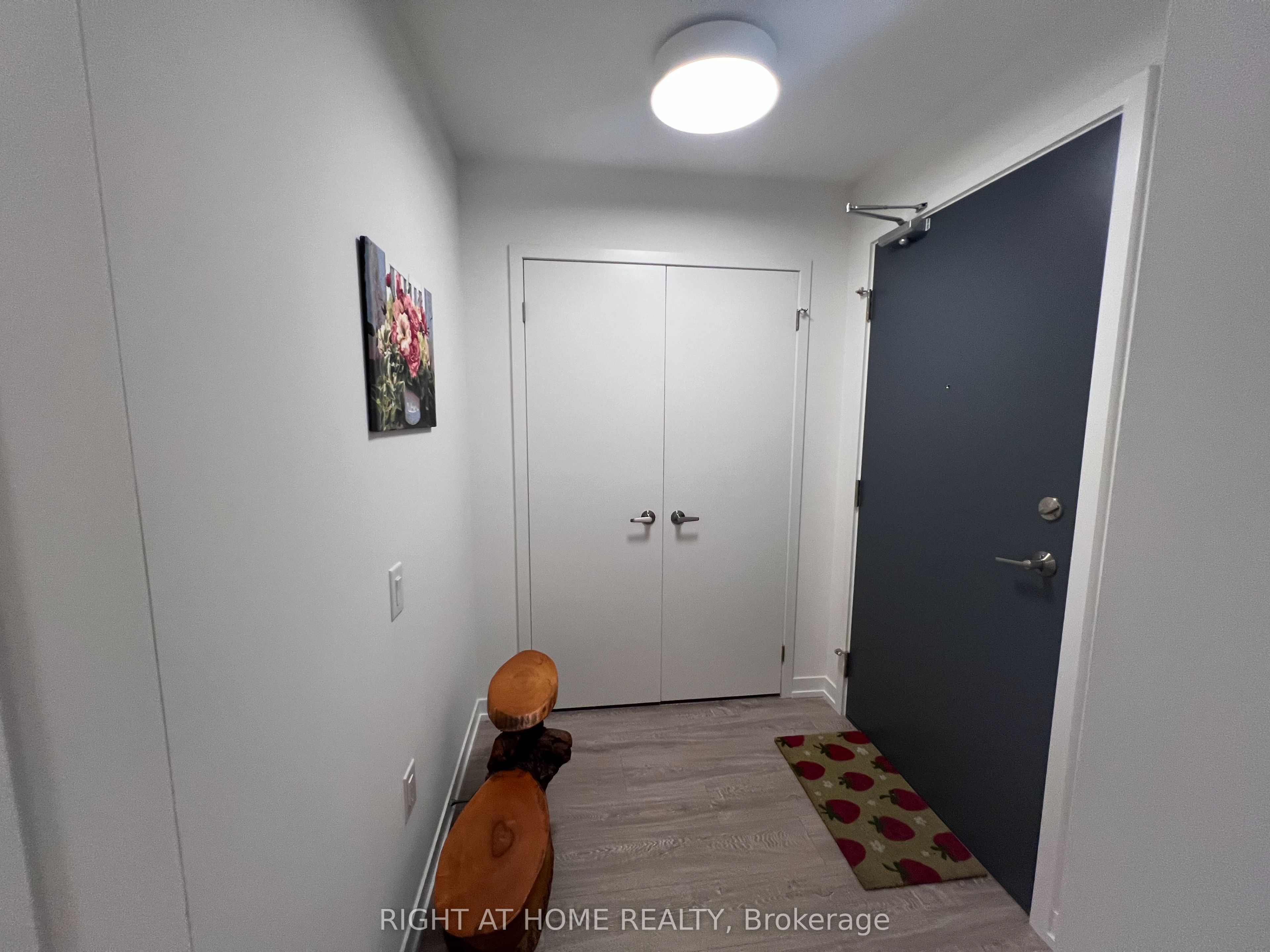 2485 Eglinton Avenue W 614