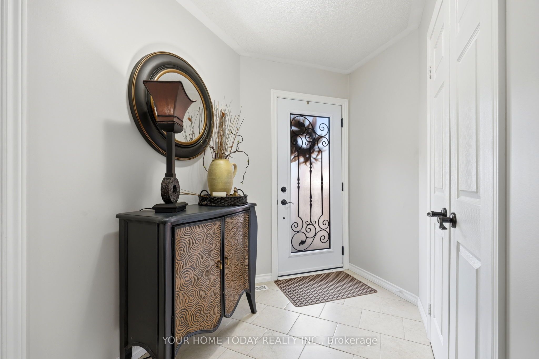 96 Lauchlin Crescent