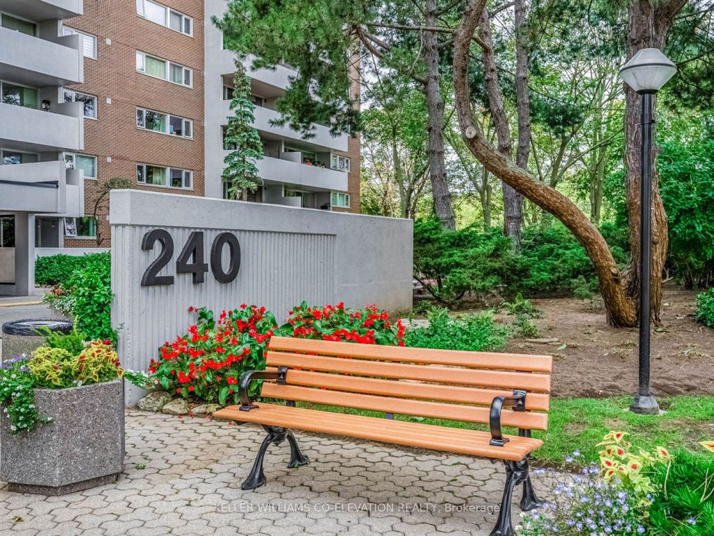 Photo of 240 Scarlett Road #709, Toronto, ON M6N 4X4 (MLS # W12629676)