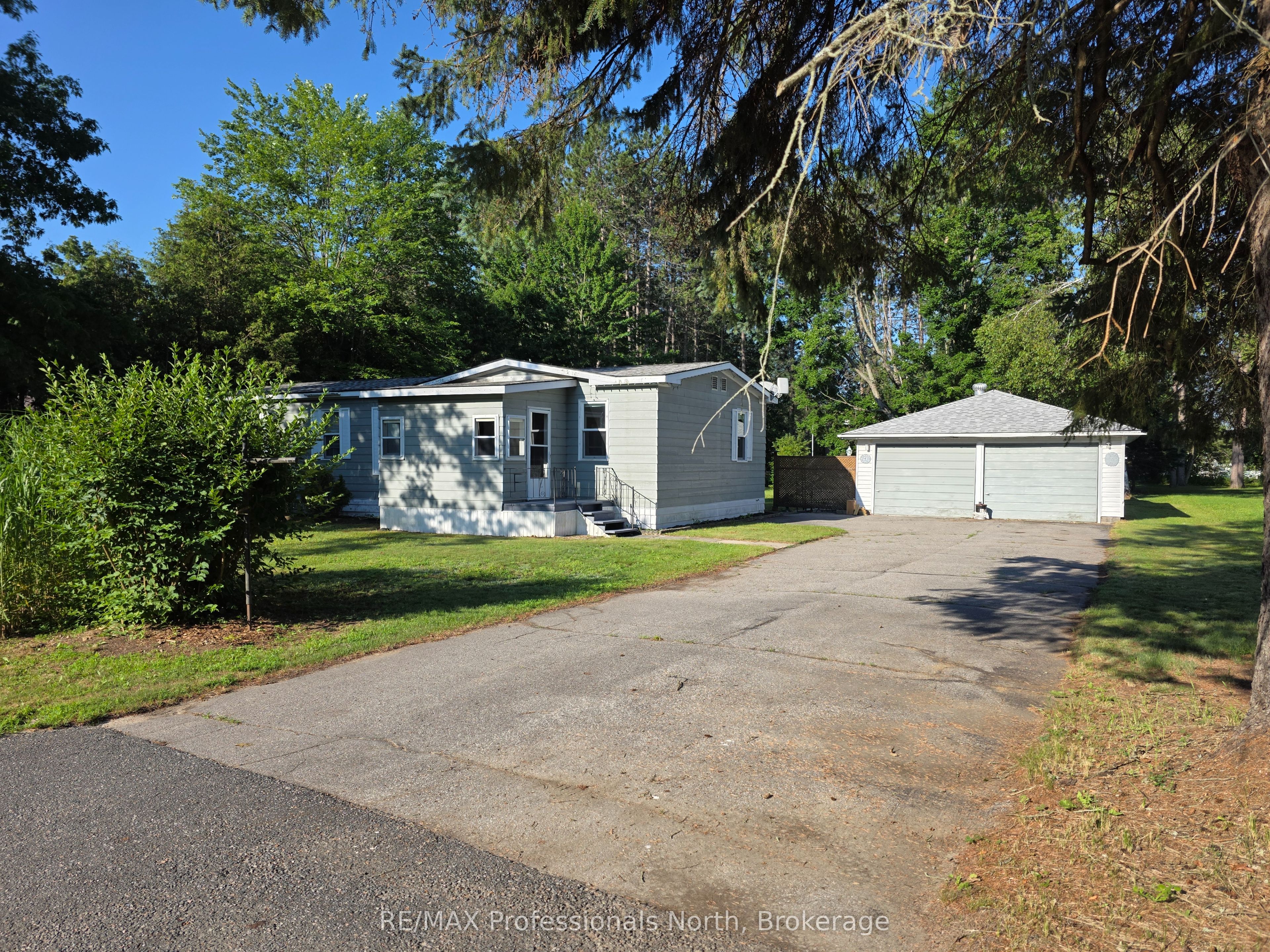 Photo 1 of 43 — 1024 Lutterworth Pines Road, Minden Hills, ON K0M 2K0
