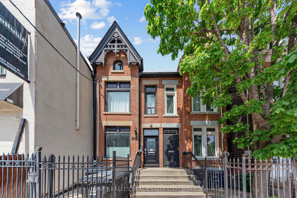 Photo of 210 Gerrard Street E, Toronto, ON M5A 2E6 (MLS # C13152204)