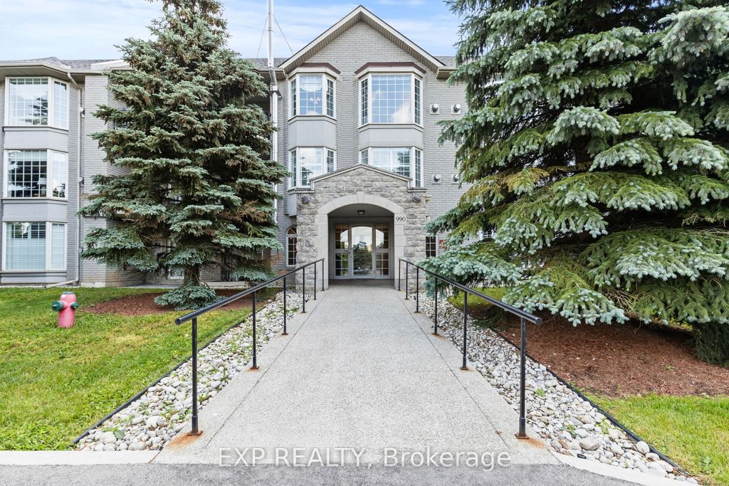 Photo of 990 Golf Links Road #301, Hamilton, ON L9K 1J8 (MLS # X12740154)