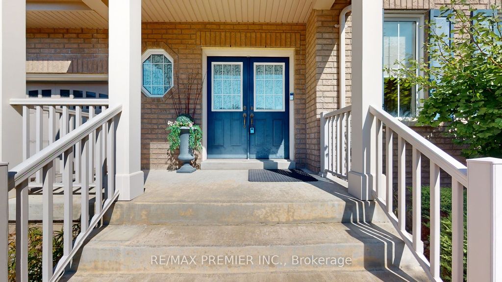 Photo of 2307 Pilgrim Square, Oshawa, ON L1L 0C2 (MLS # E12968752)