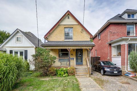 Photo of 41 Chester Street, St. Thomas, ON N5R 1V1 (MLS # X12409760)