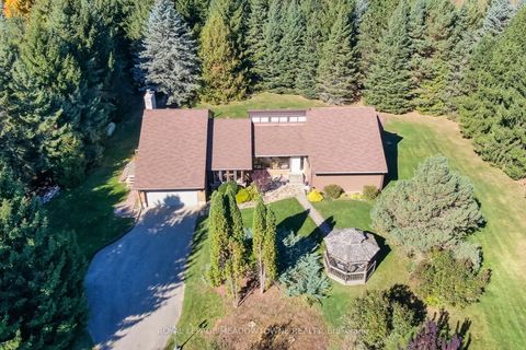 Photo of 16 Worden View, Halton Hills, ON L7J 2L8 (MLS # W12470034)