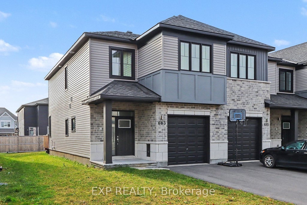 Photo of 683 Taliesin Crescent, Stittsville - Munster - Richmond, ON K2S 2W5 (MLS # X14134668)