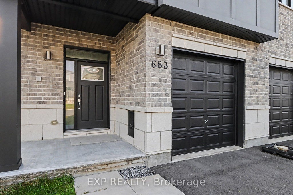 Photo of 683 Taliesin Crescent, Stittsville - Munster - Richmond, ON K2S 2W5 (MLS # X14134668)