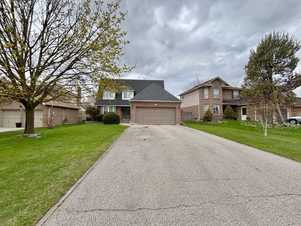 Photo of 168 Willow Lane, Newmarket, ON L3Y 4J3 (MLS # N13076092)