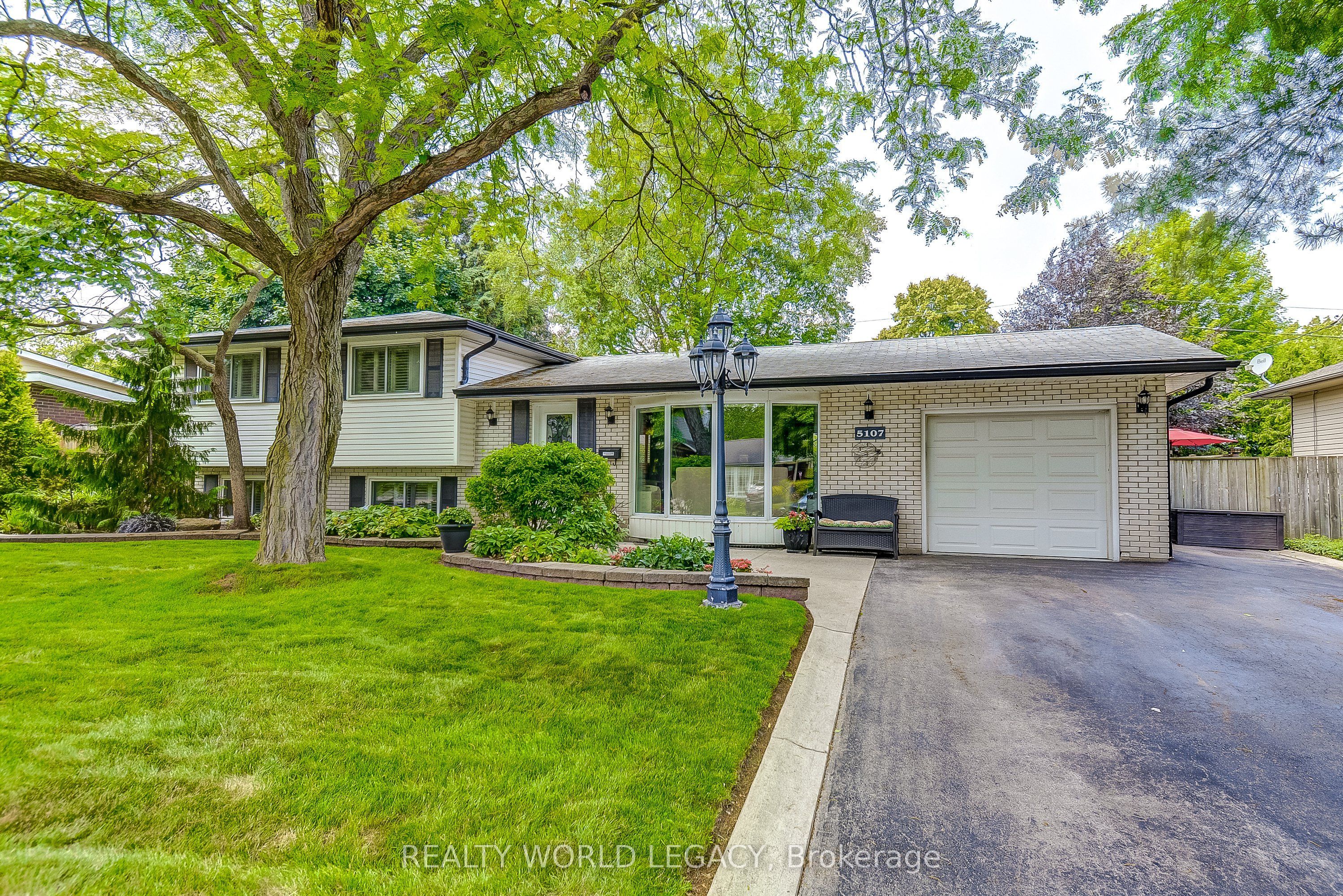 5107 Spruce Avenue