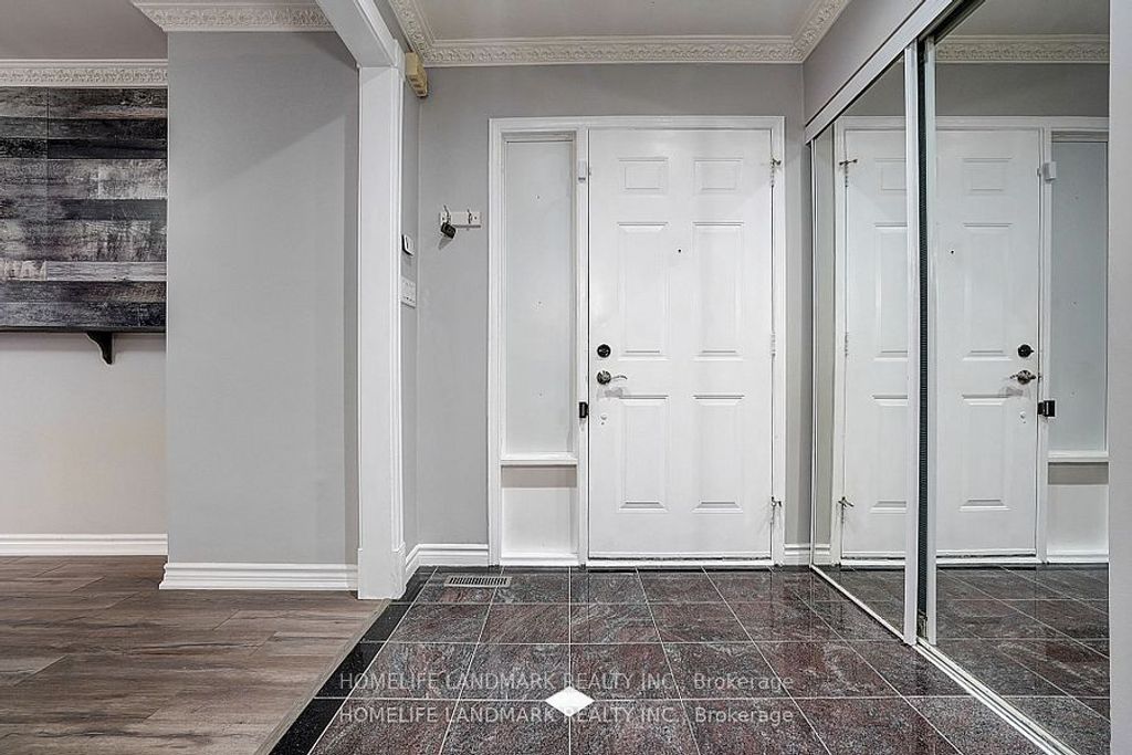 Photo of 15 Saintsbury Square, Toronto, ON M1V 3K1 (MLS # E12456986)