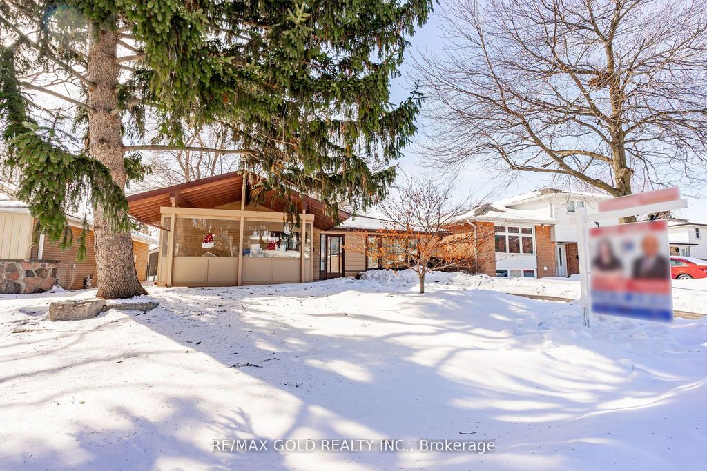 Photo of 29 Chesterfield Road, Brampton, ON L6W 1L2 (MLS # W12857840)