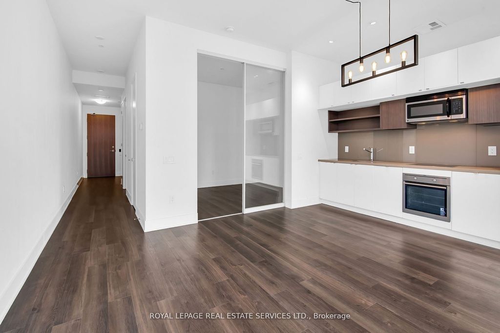 Photo of 111 St Clair Avenue W #402, Toronto, ON M4V 1N5 (MLS # C12751468)