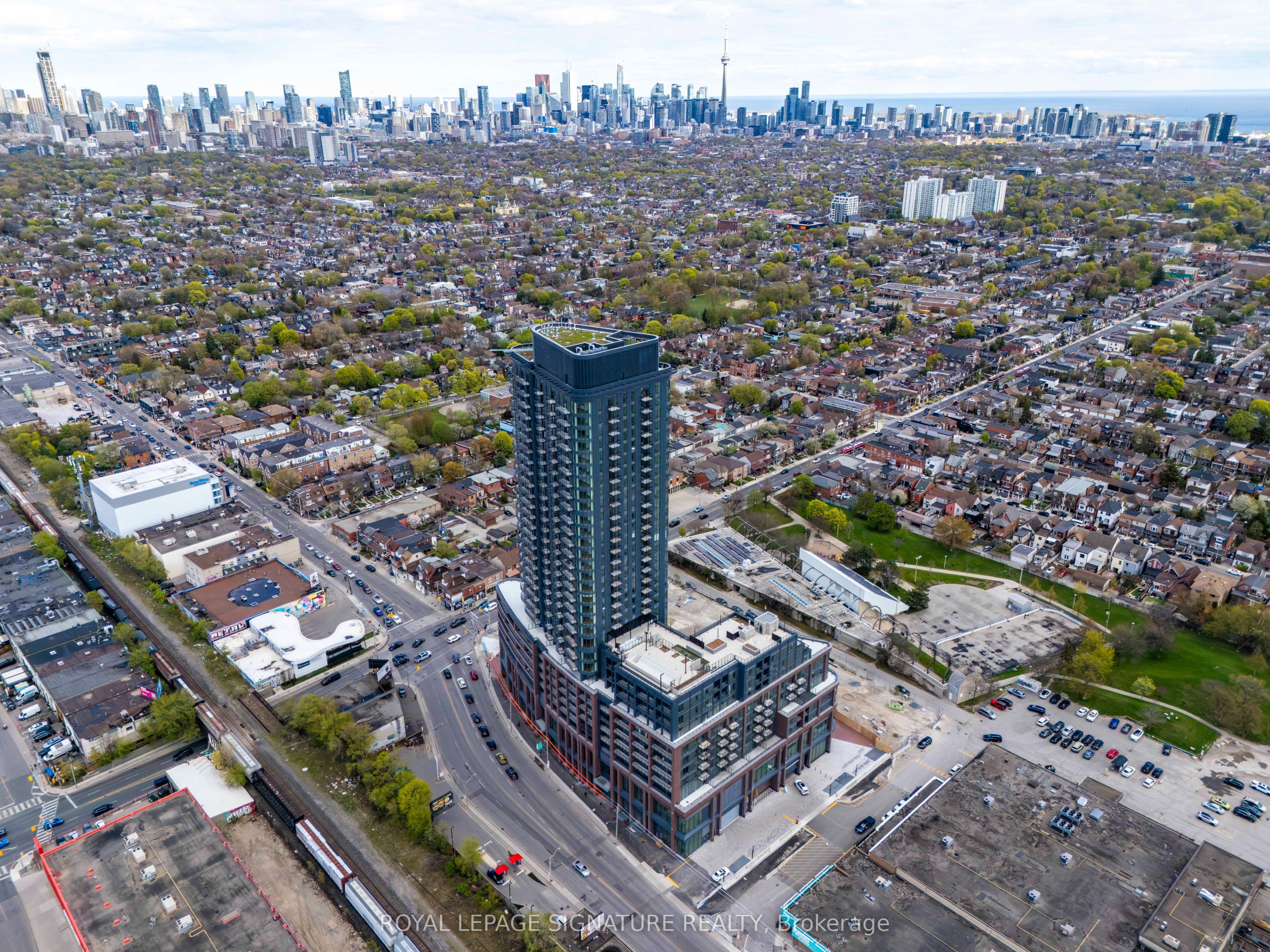 1185 Dupont Street 1601