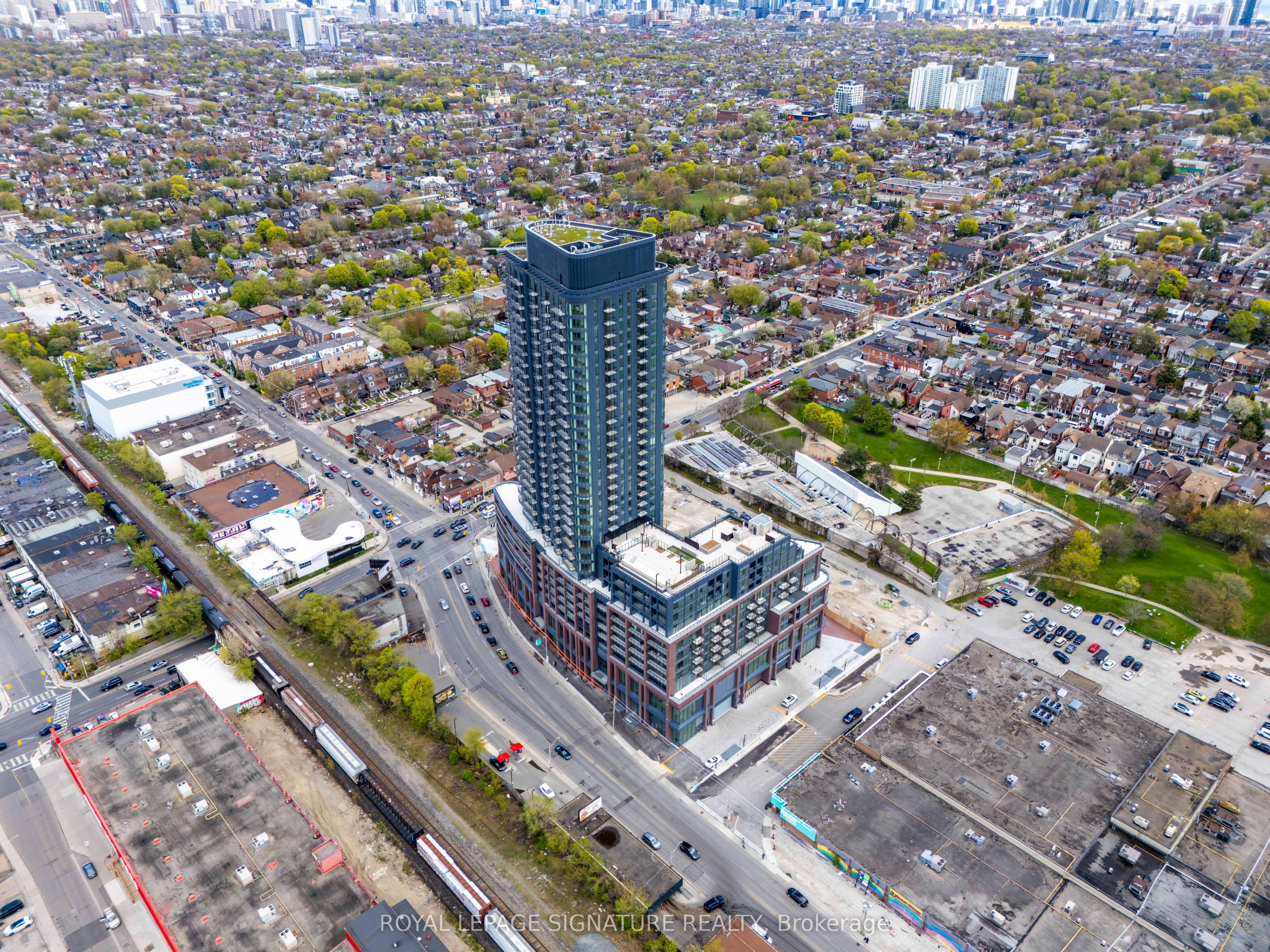 1185 Dupont Street 1601