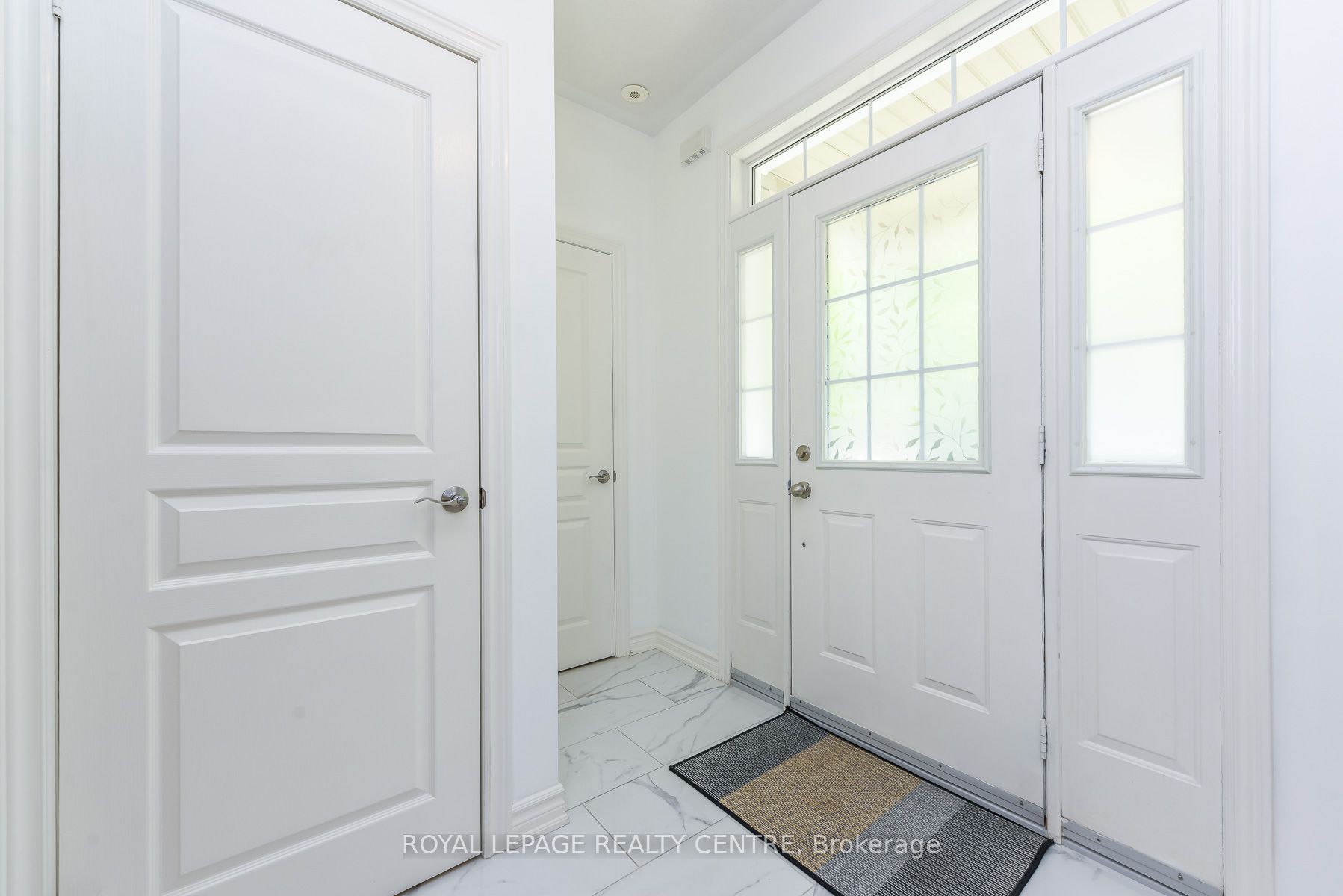 60 Rosewood Avenue 210