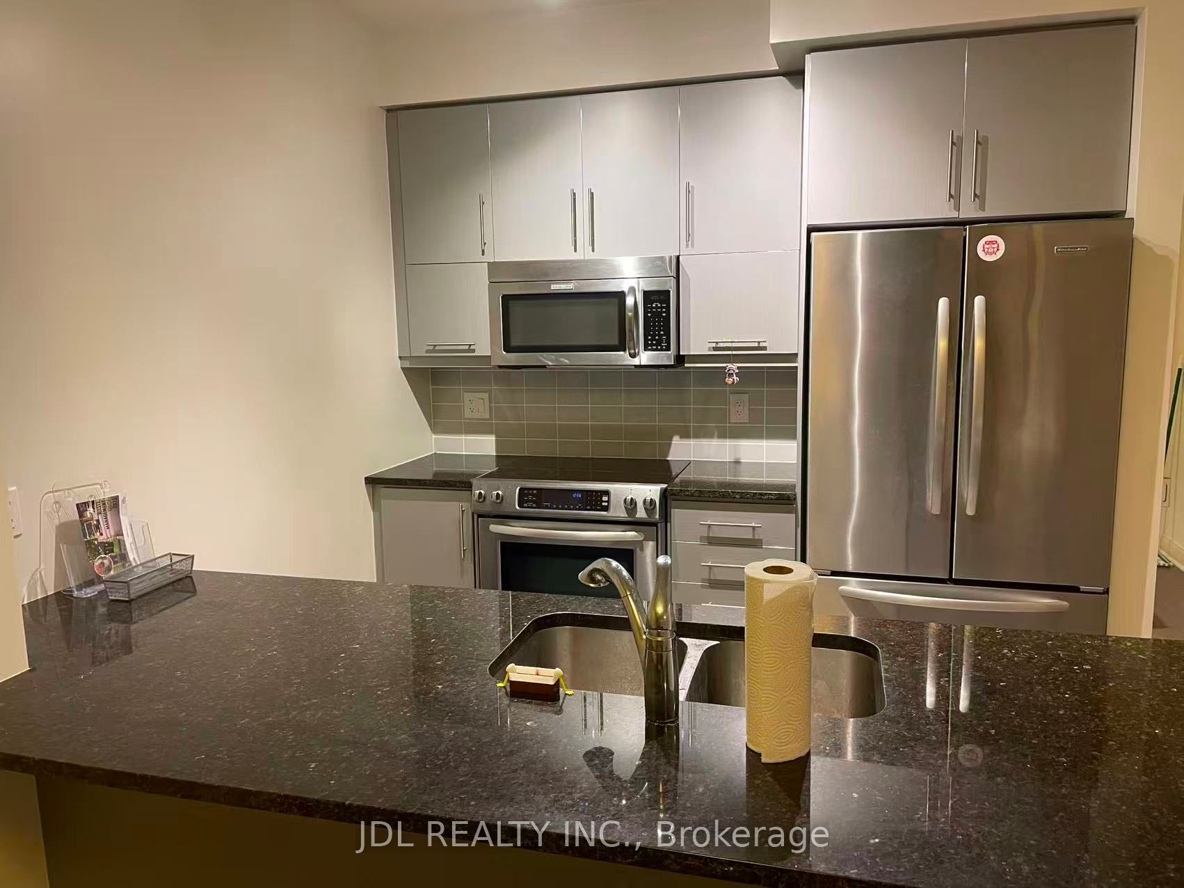 825 Church Street N 806