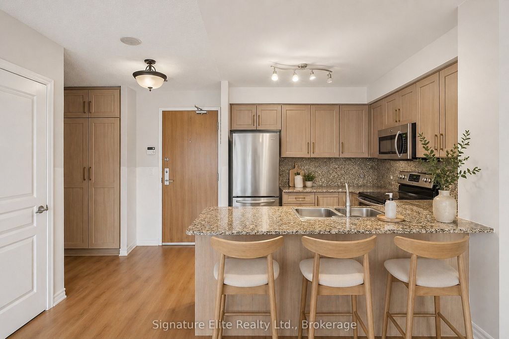 Photo of 1403 Royal York Road #909, Toronto, ON M9P 0A1 (MLS # W13065232)