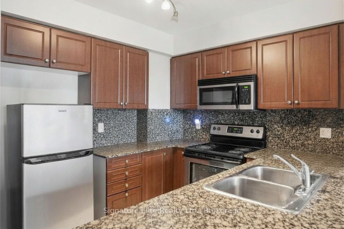 1403 Royal York Road 909