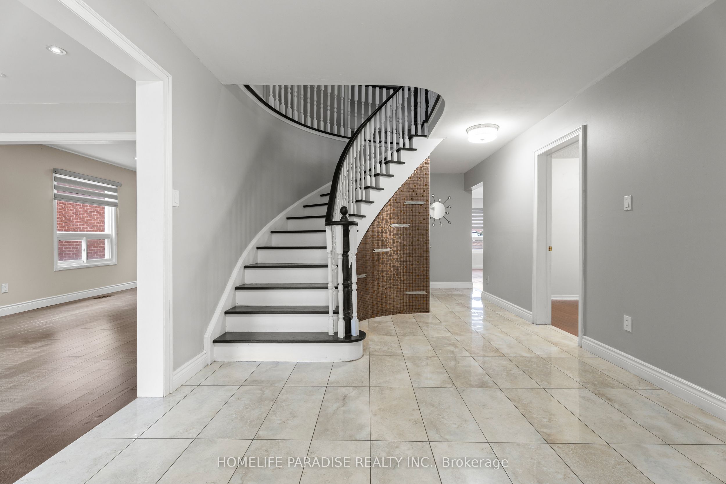 6 Ivy Lea Court