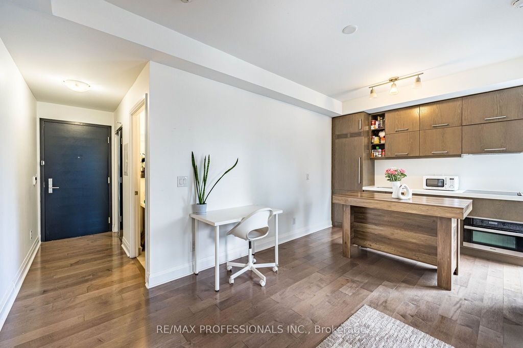 Photo of 1080 Bay Street #708, Toronto, ON M5S 0A3 (MLS # C12963134)