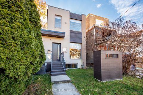 1549 Dundas Street E Toronto ON M4L 1K6