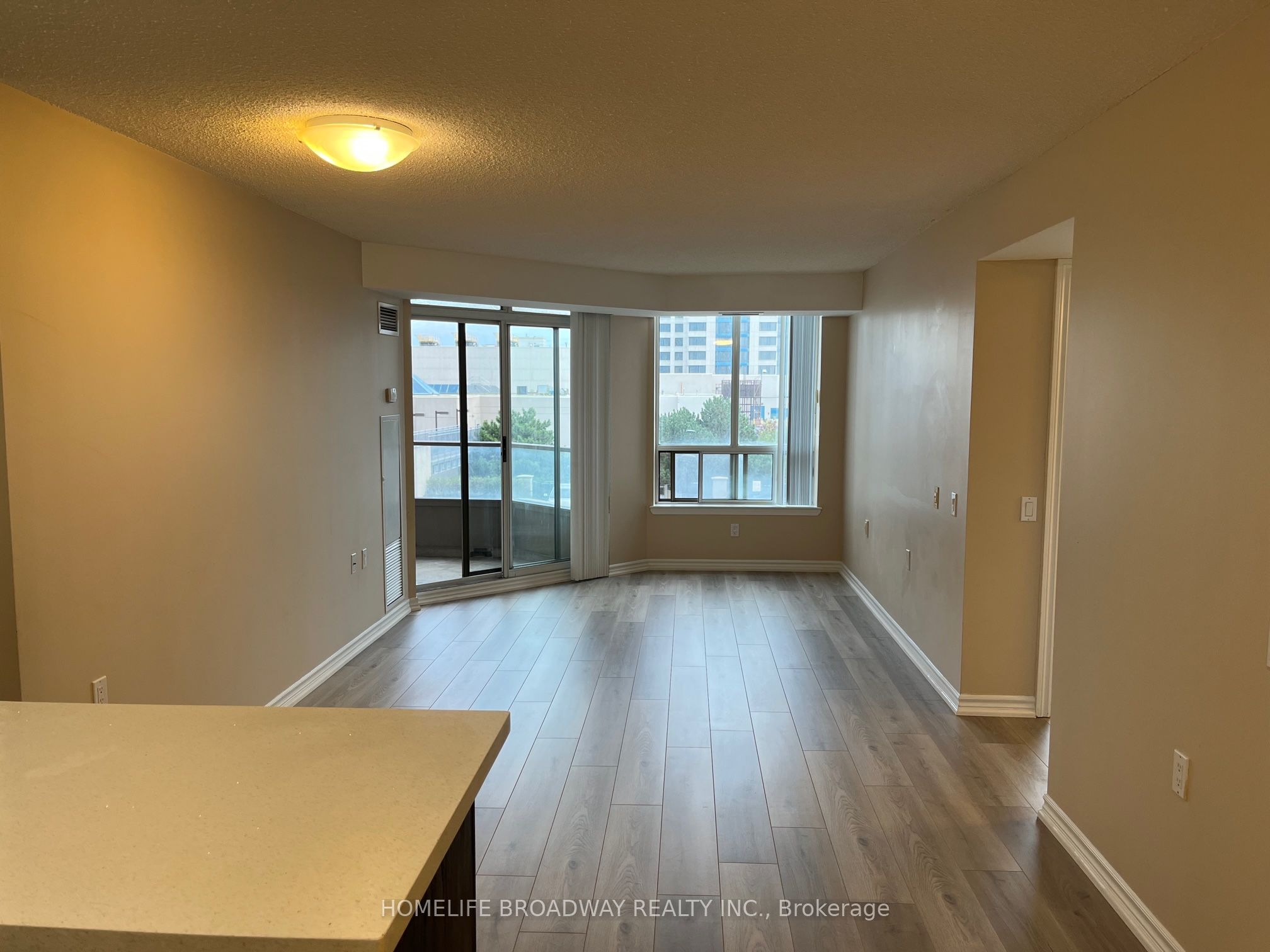 9017 Leslie Street 320