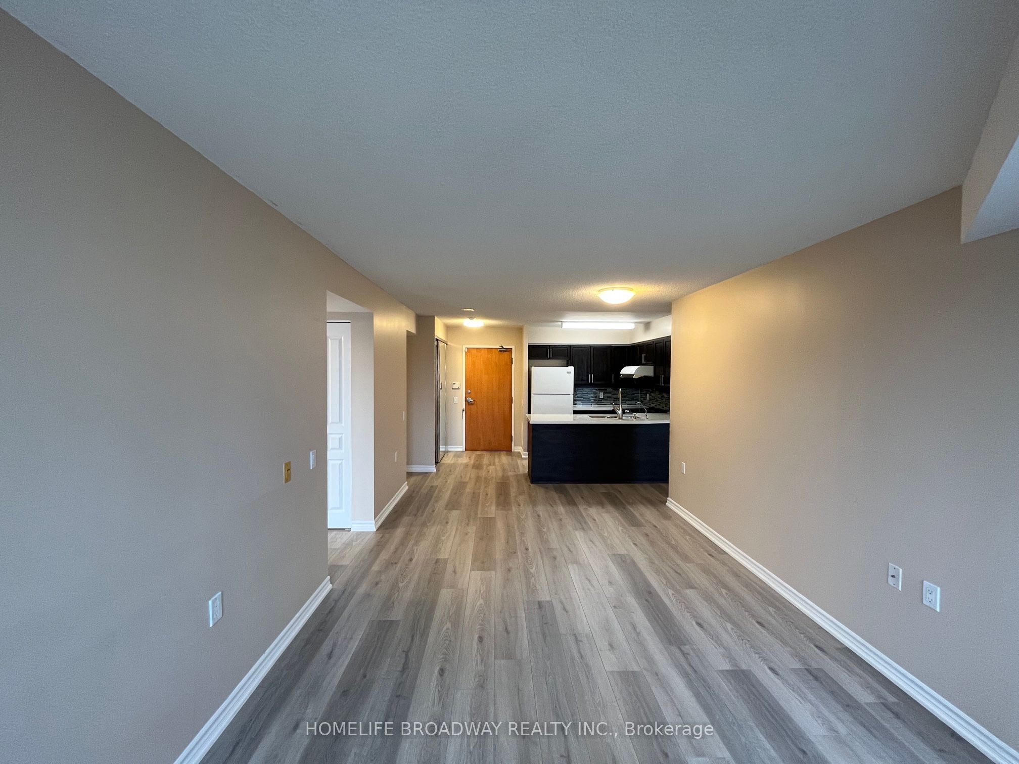 9017 Leslie Street 320