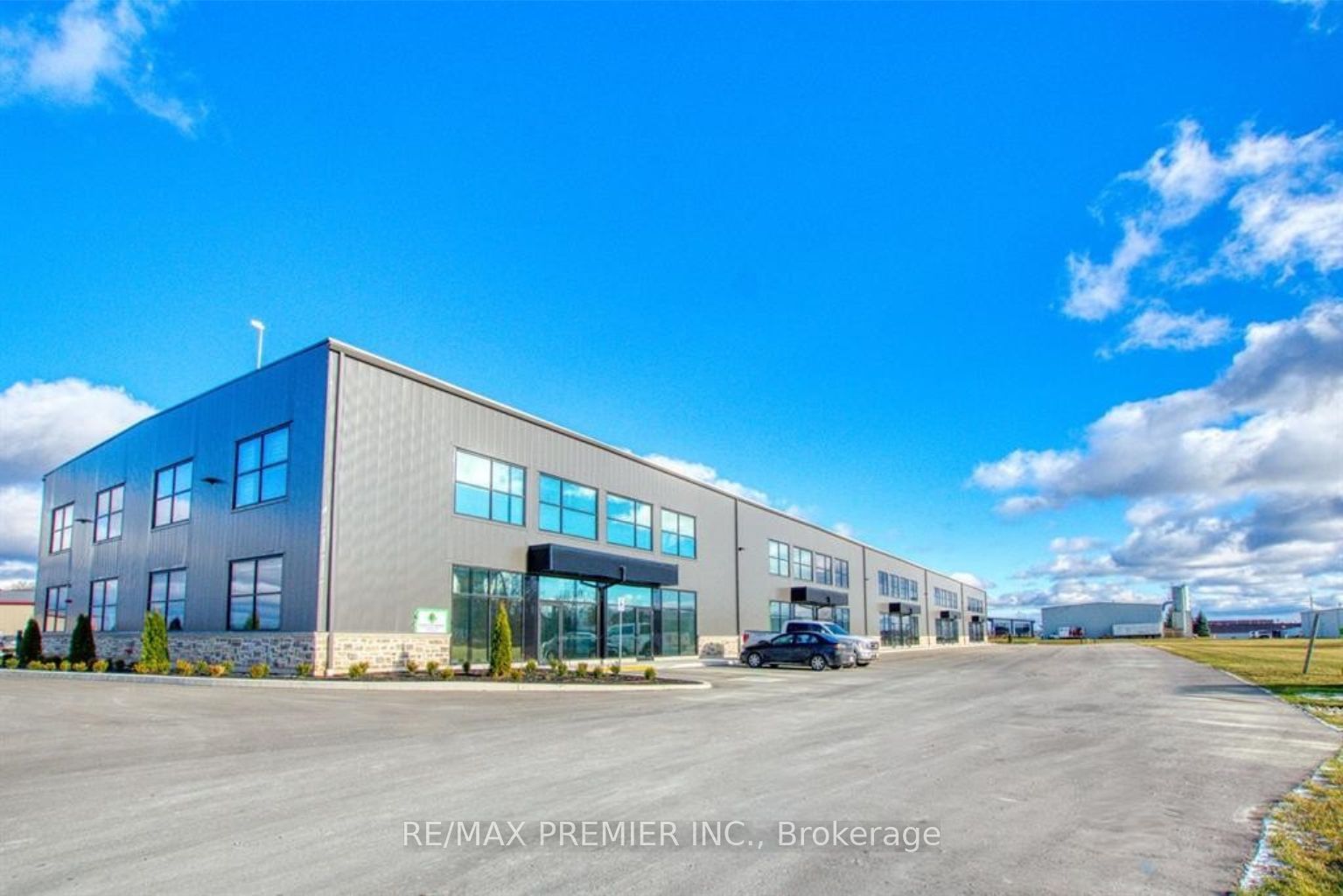 Photo 1 of 6 — 111 Gregson Court 6-10, Centre Wellington, ON N1M 0E1