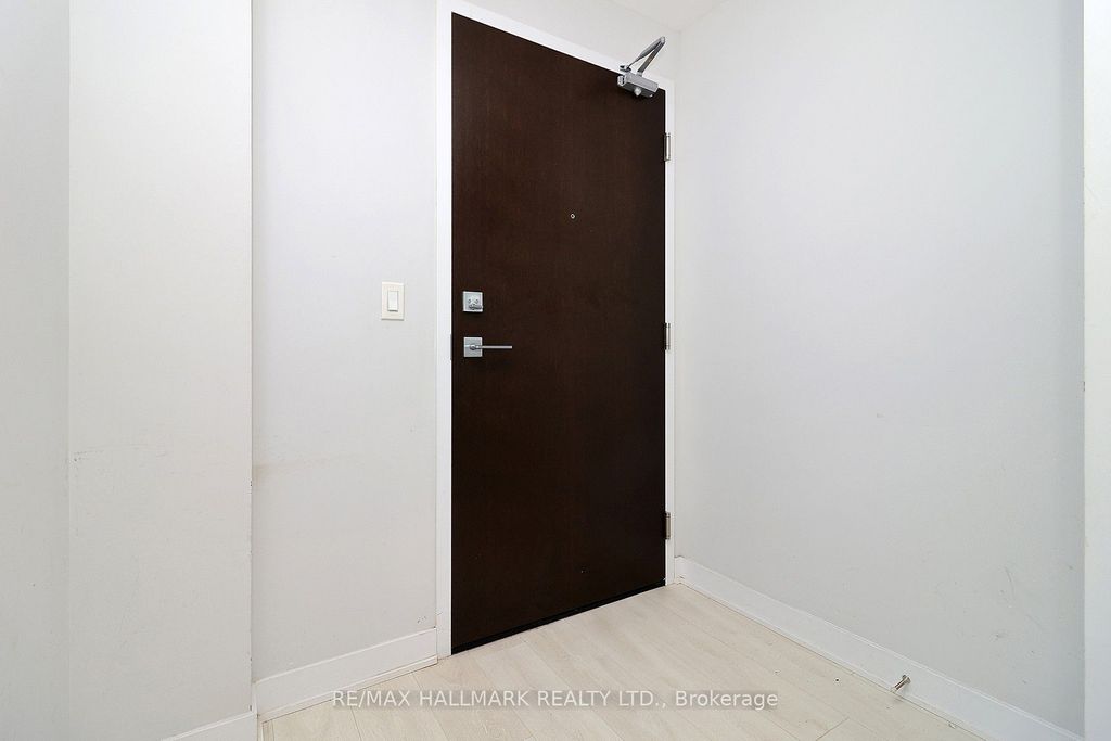 Photo of 2221 Yonge Street #1011, Toronto, ON M4S 0B8 (MLS # C12437470)