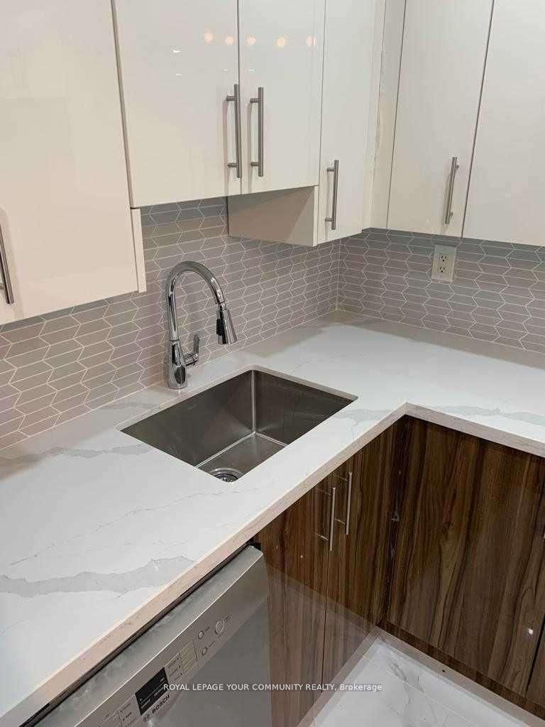 1450 Glen Abbey Gate 1011