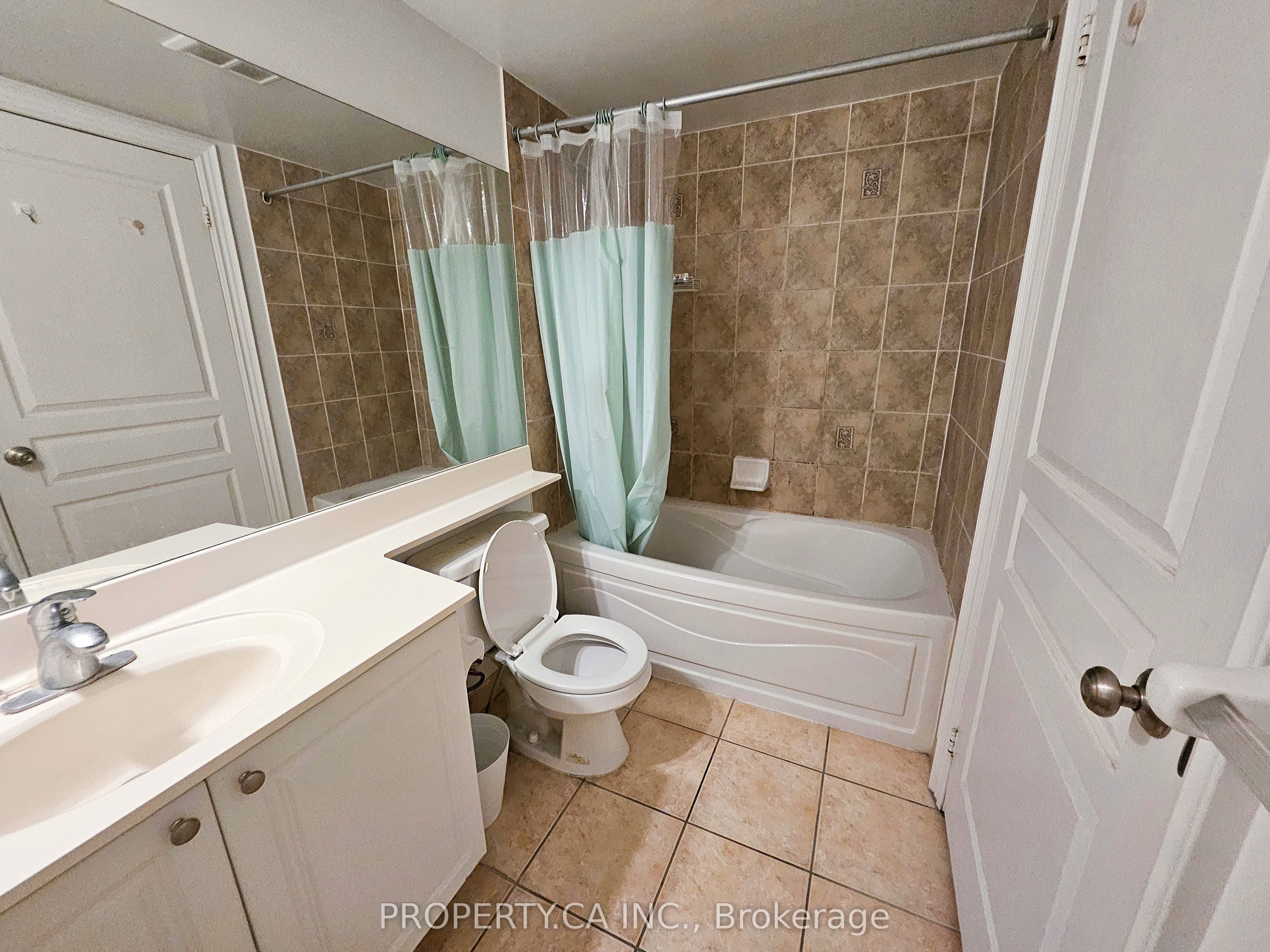 10 Northtown Way 708