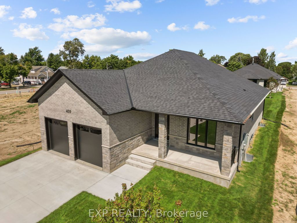 Photo of 421 Ontario Street, Warwick, ON N0M 2S0 (MLS # X12451619)