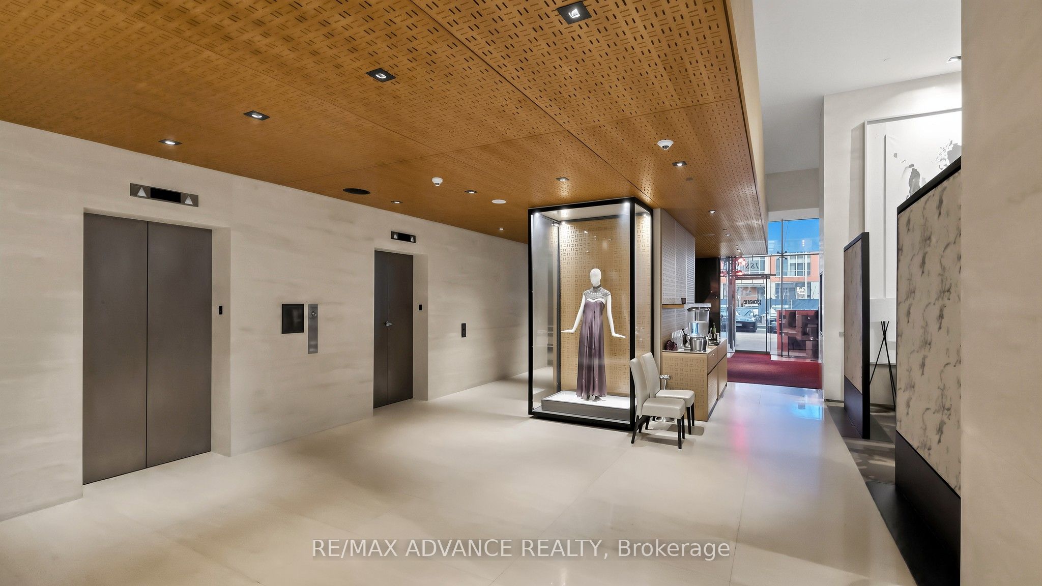 180 University Avenue 5901