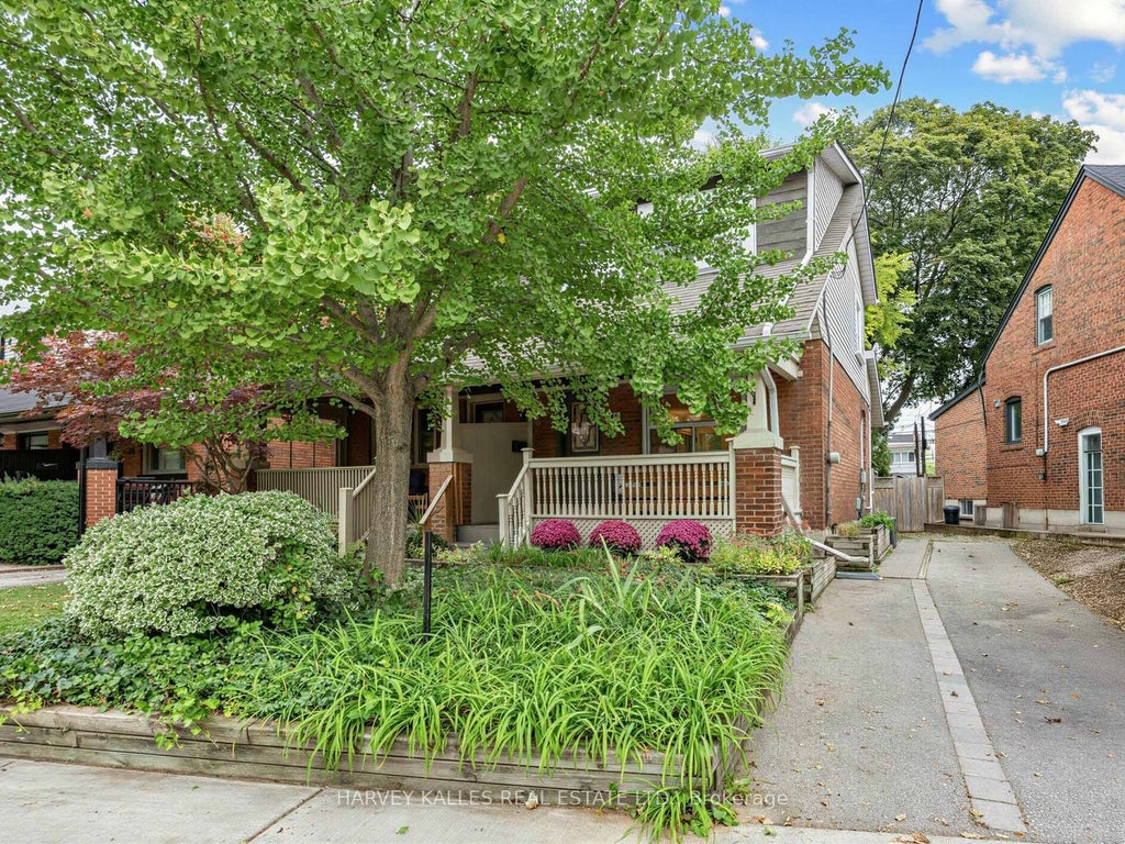 Photo of 4 Kenrae Road, Toronto, ON M4G 1Y1 (MLS # C14115994)