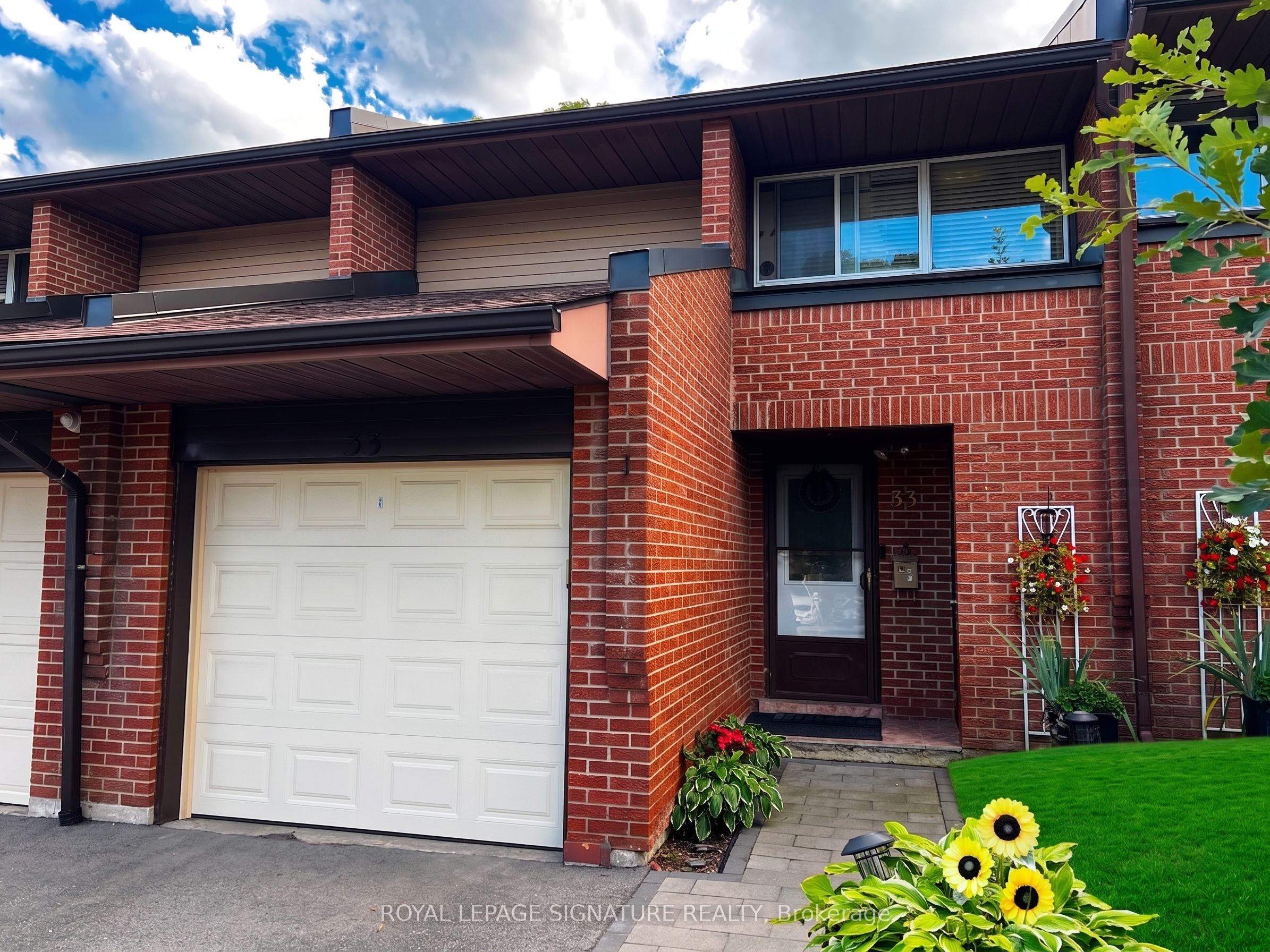 2301 Derry Road W 33