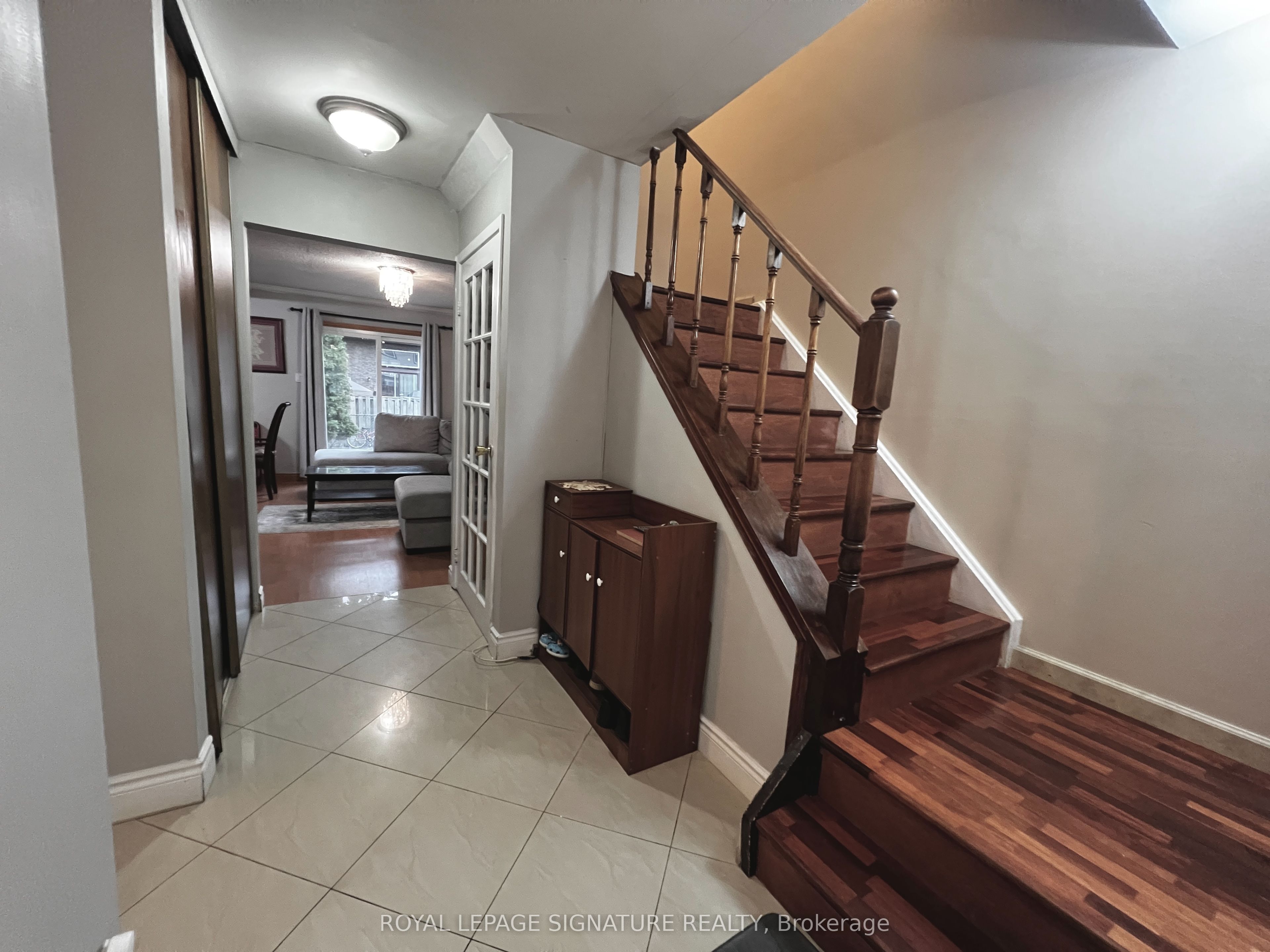 2301 Derry Road W 33