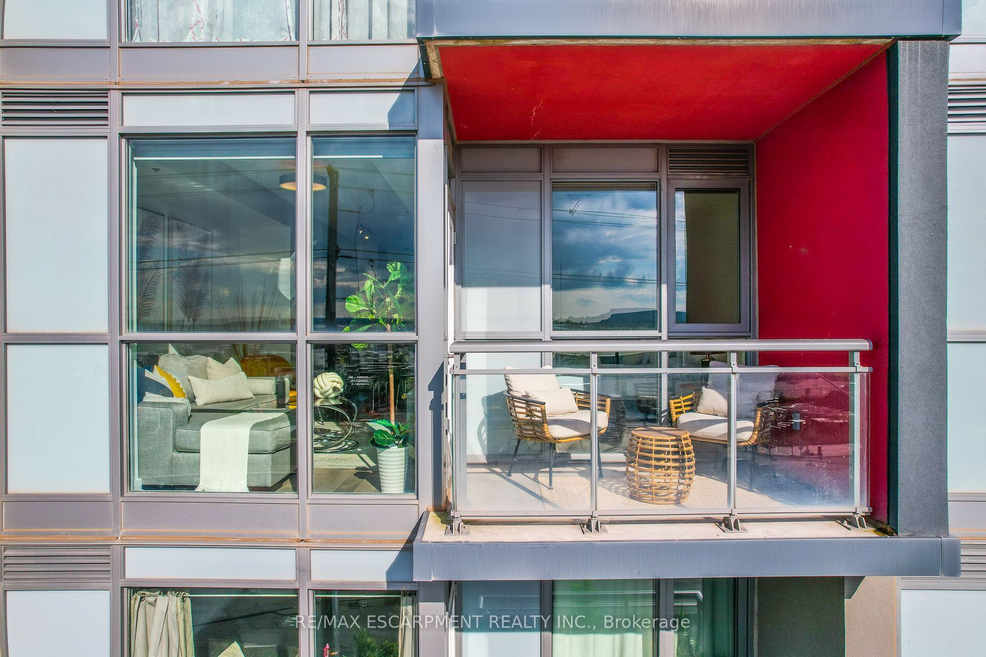 5230 DUNDAS Street 527