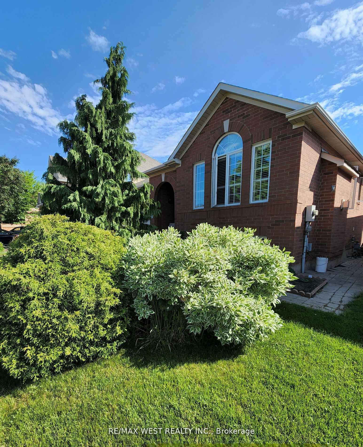 2223 Lapsley Crescent