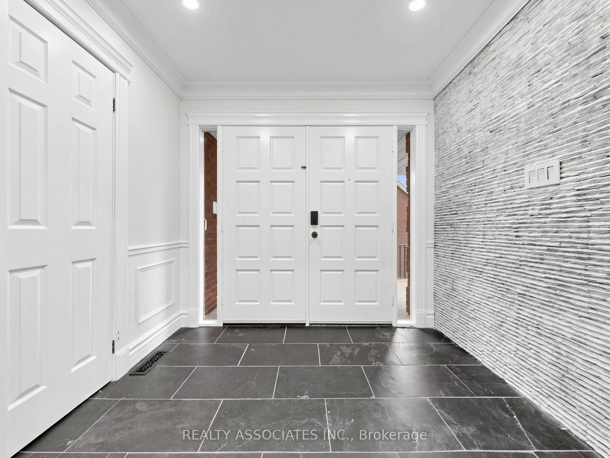 96 Zinnia Place S