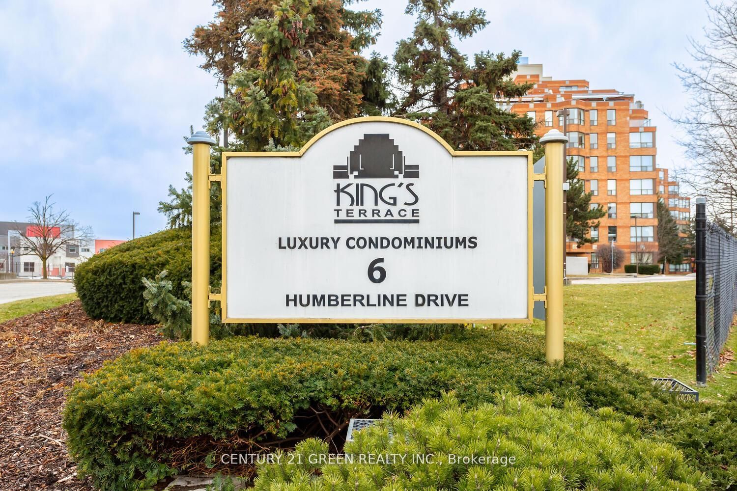 6 Humberline Drive 1004