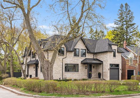 44 Bennington Heights Drive Toronto ON M4G 1A6