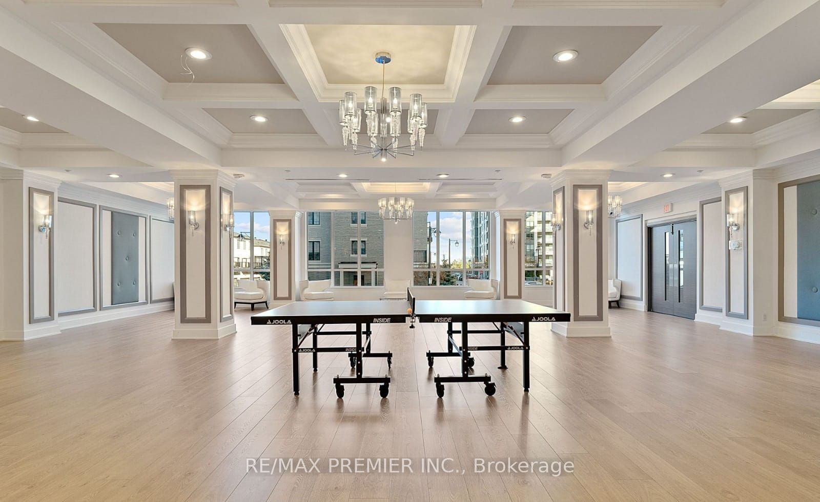 372 Highway 7 N/A E 318