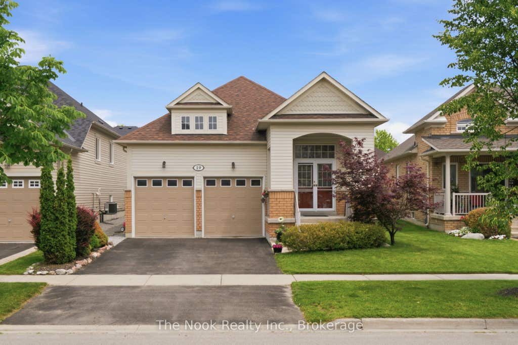 Photo of 19 Alfred Shrubb Lane, Clarington, ON L1C 0B1 (MLS # E13560032)