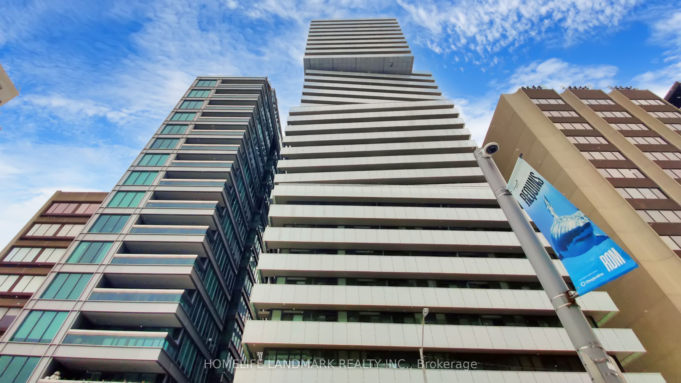 200 Bloor Street W 2305